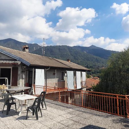Castelveccana Nonna Anita Bed & Breakfast エクステリア 写真