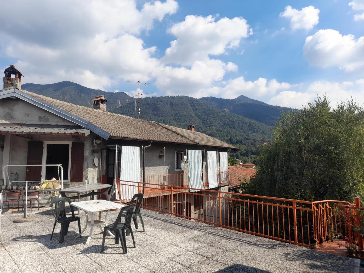 Castelveccana Nonna Anita Bed & Breakfast エクステリア 写真